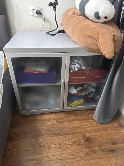 Продам столешницу и 2 тумбы