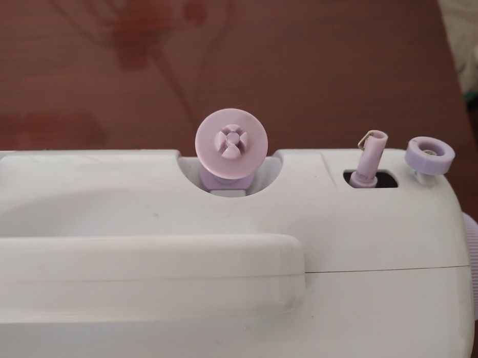 Швейная миниатюрная машинка