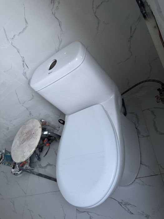 Продам унитаз керамика