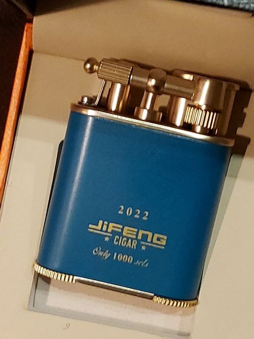 Комплект запалка и тубус за пури!