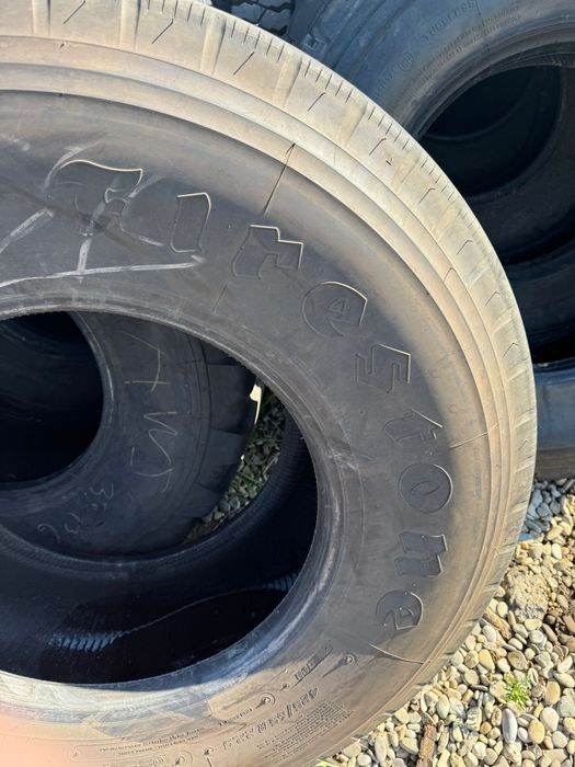 425/65R22,5 Firestone.