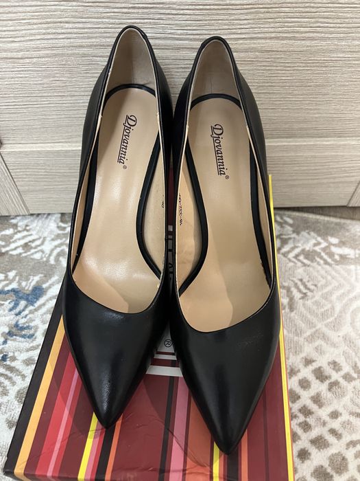 Продам женские туфли