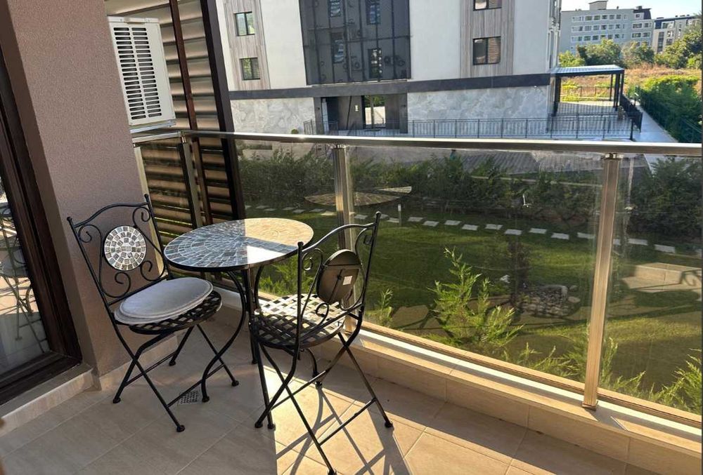 Дава се под наем Двустаен апартамент в к.к. Св.Св. Константин и Елена - 78 кв.м за 650 € - Снимка #6