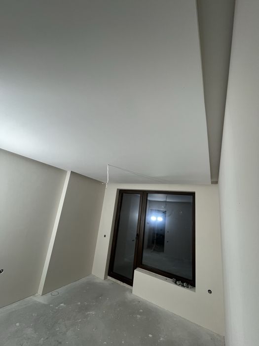 Полагане на гипсокартон, ламинат, декоративна мазилка и елементи