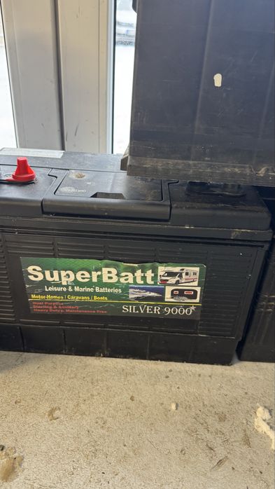 Baterie auto si Camping Barca Rulota