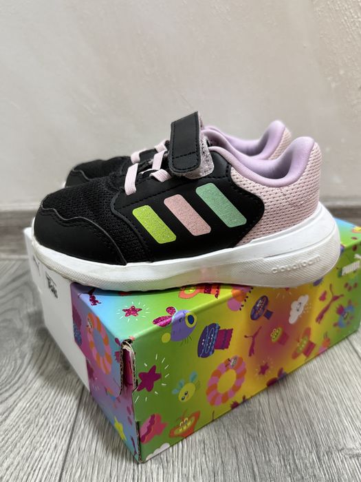 Детски маратонки Adidas номер 24 (отлично състояние)