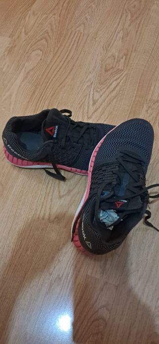 Спортивная обувь