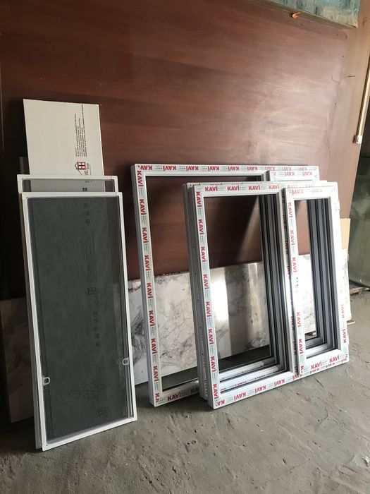 Пластиковые перегородки двери окна балконы