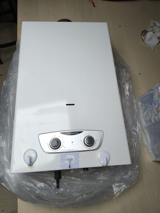 Газовый водонагреватель Аристон