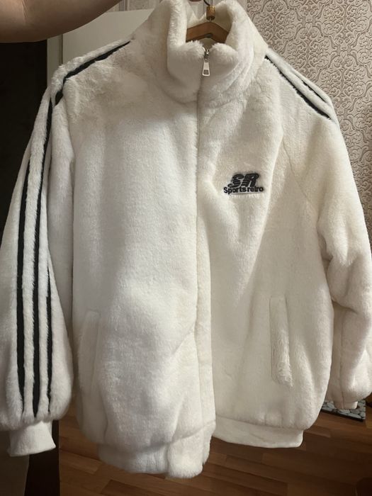 Продам платье и  курточки