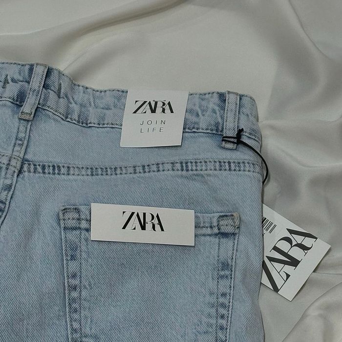 Джинсы Zara.