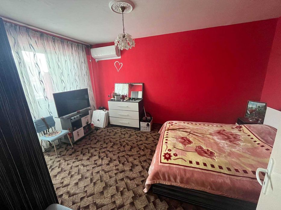 Продава се Двустаен апартамент в Търговище, Запад 2 - 66 кв.м за 1288 €/кв.м - Снимка #2