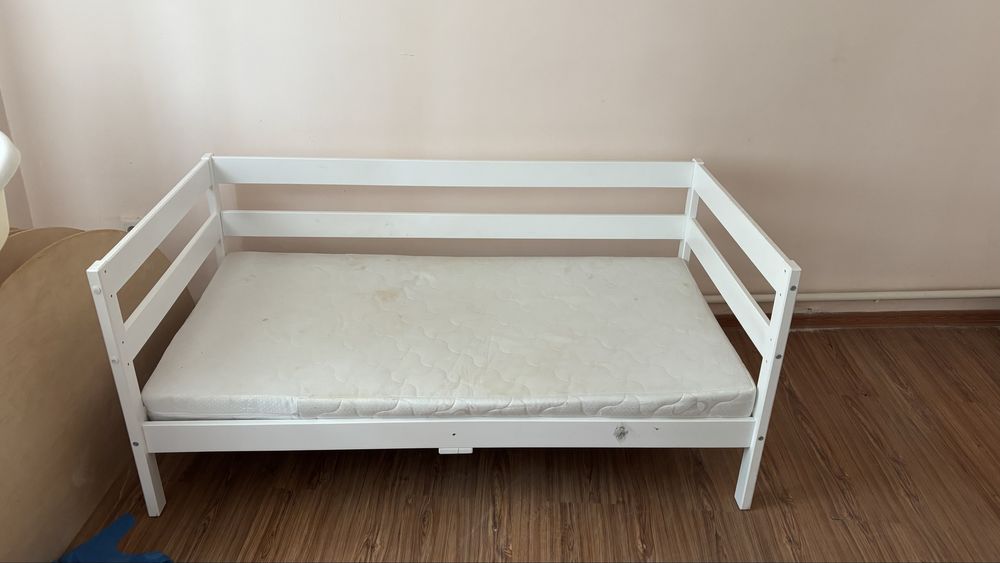 Детский манеж, кровать