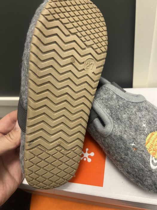 Новые детские тапочки