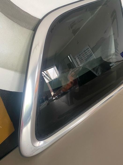 Geam aripa spate dreapta VOLVO XC90 2015-2024 31468147