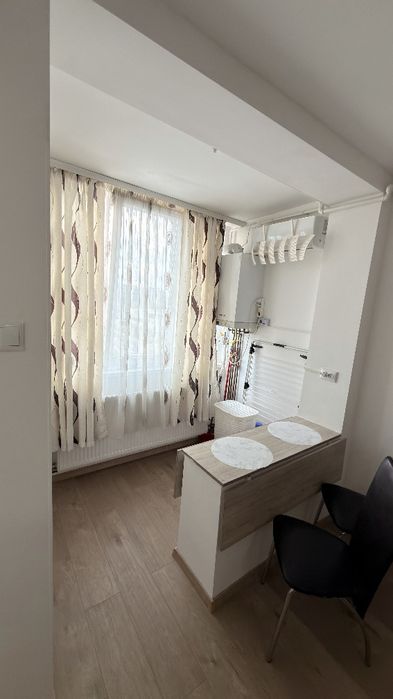 Închiriez garsonieră în zona Coressi