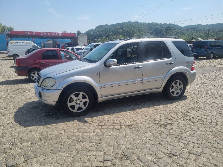 Vând Mercedes ML 400cdi pachet AMG