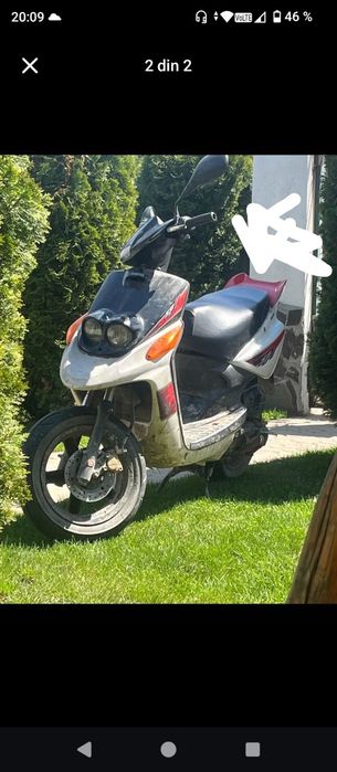 Vind sau schimb 2 scutere iamaha