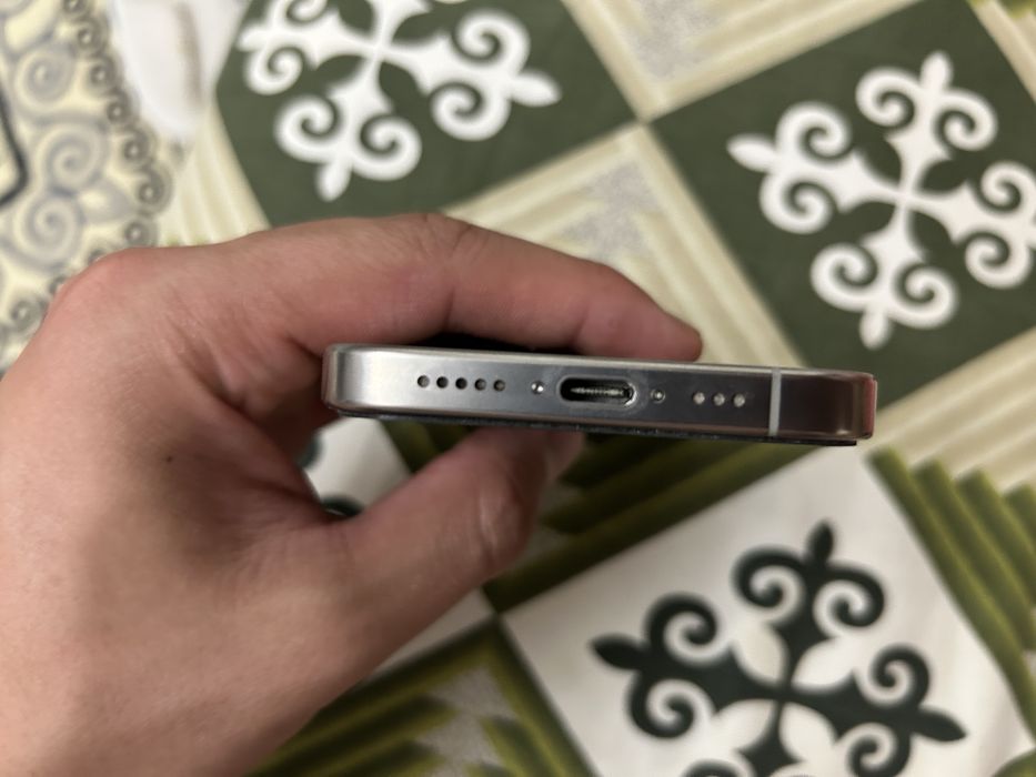 iPhone 16 pro 128 gb