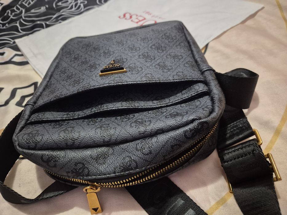 Guess мъжка чанта през рамото