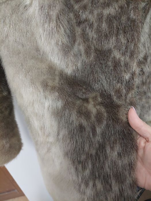 Haina blana naturala de focă