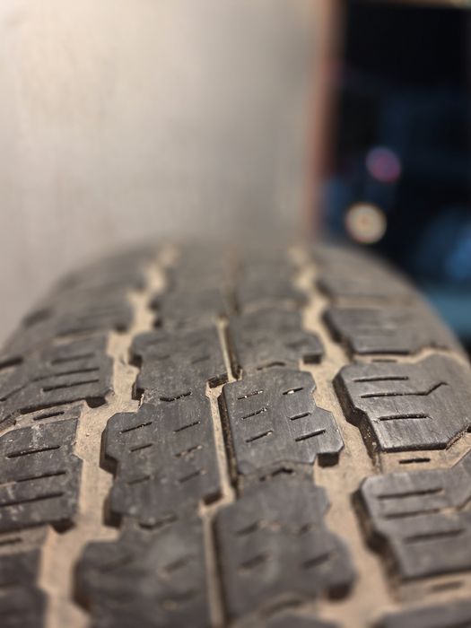 Покрышка машины шыны