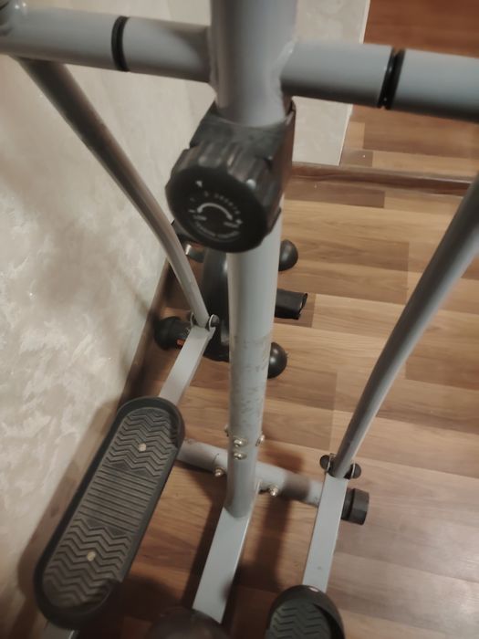 Bicicletă eliptică