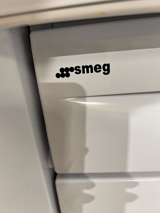 Встраиваемый холодильник smeg