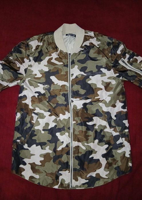 Из Америки, куртка-ветровка бренда Elwood Green с камуфляжным принтом