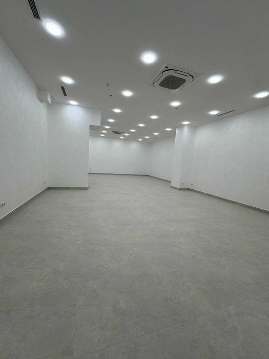 Коммерческое помещение 400 м² на первой линии в Tashkent City Gardens