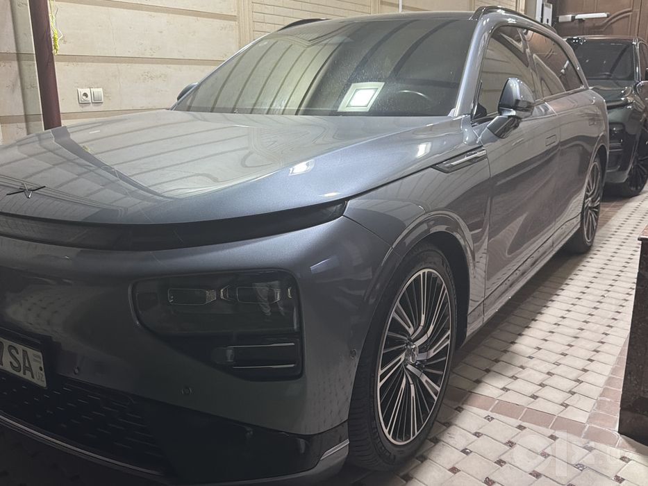 Xpeng G9 -650 km 3,9 sec