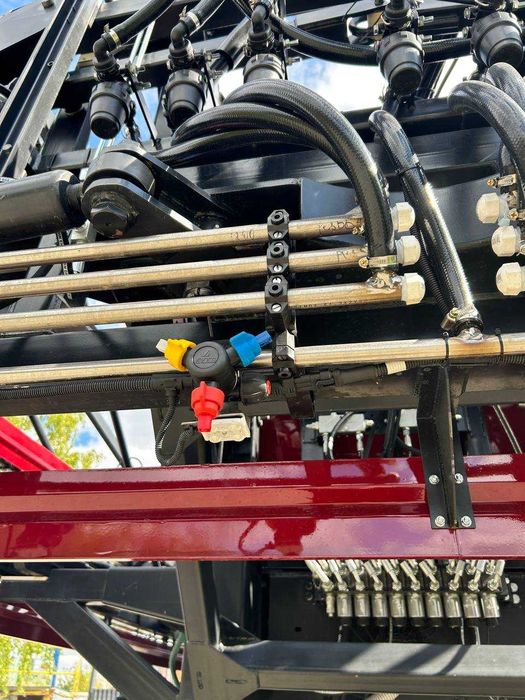 Самоходный опрыскиватель UTA 3000