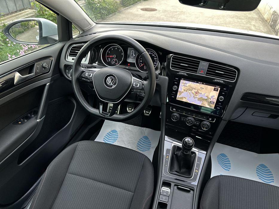 Golf 2018, benzină euro 6 *Faruri FULL LED*Distronic*Front assist*Culoare deosebită* Jante vară/iarnă*