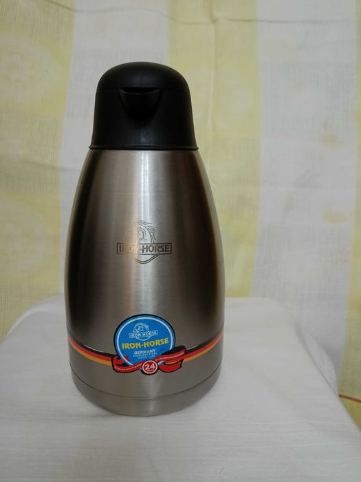 Чайник-Термос 2литра новый и термос  0.250 литра б.у