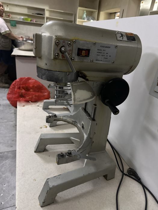 Миксер промышленный. Тестомес