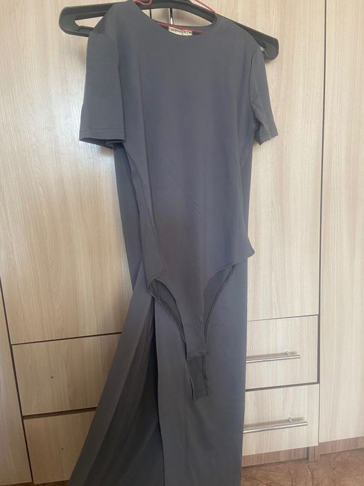 Боди с юбкой серого цвета