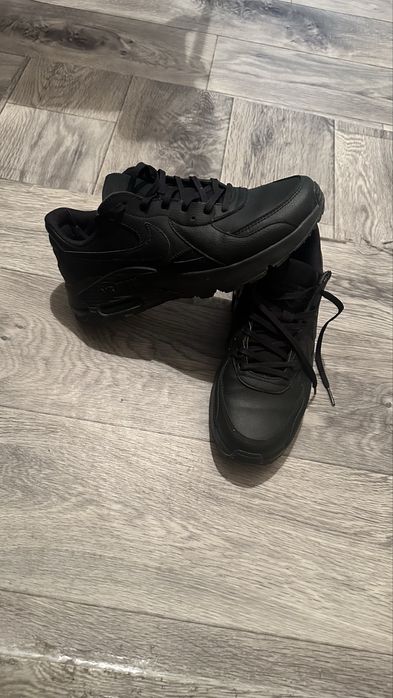 Продам кроссовки Nike Air Max Excee