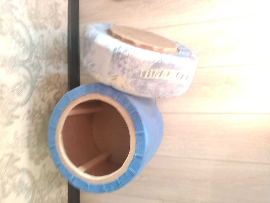 Пуфик с ящиком на ножках