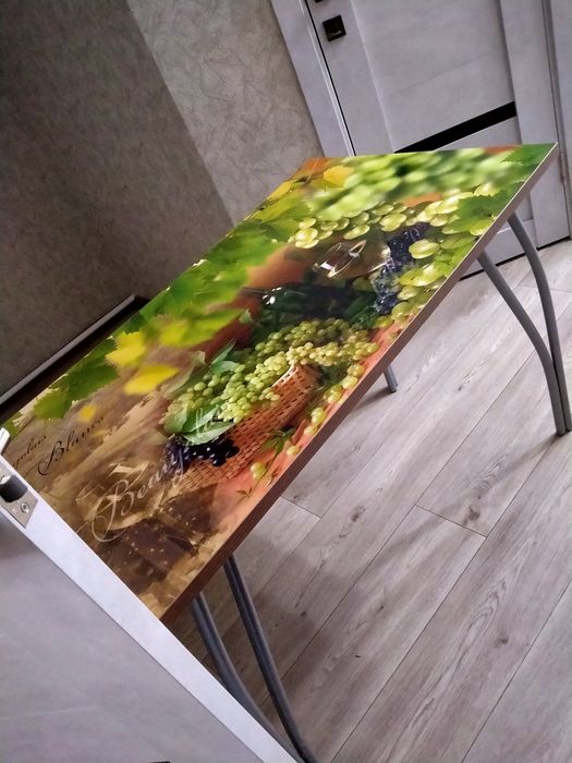 Продам стол  новый