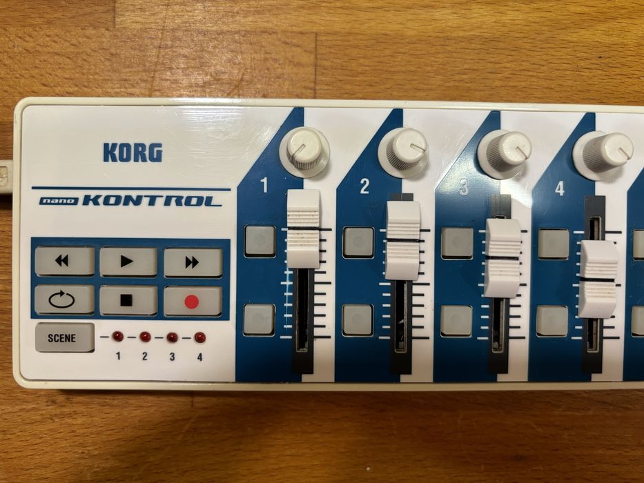 Korg Nanokontrol - USB MIDI controller, супер компактен