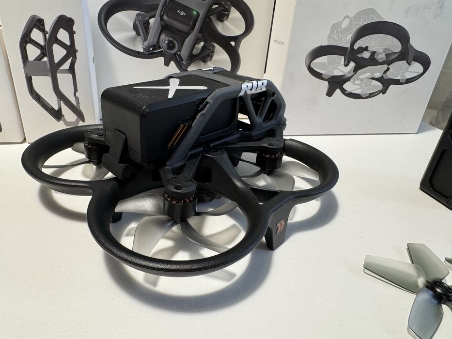 Drona DJI Avata pachet cu doua baterii și accesorii noi