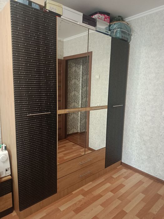Продам спальный гарнитур