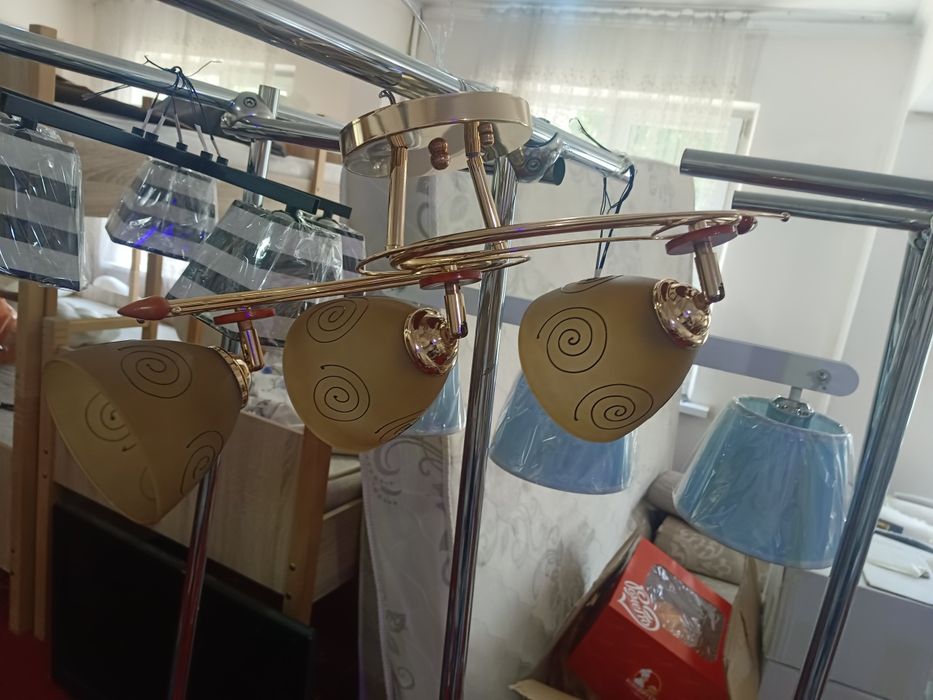 Срочна продам люстры