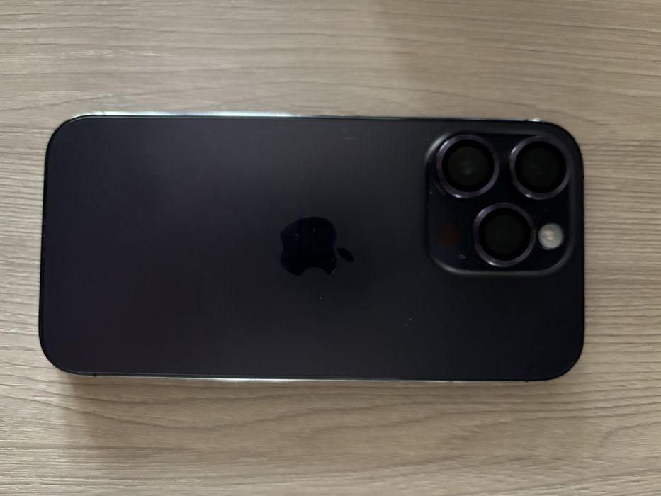 Продам айфон 14 про