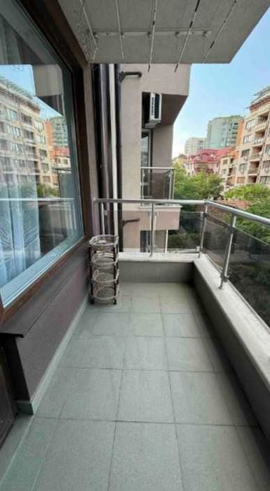 Дава се под наем Тристаен апартамент в София, Център - 95 кв.м за 800 € - Снимка #11