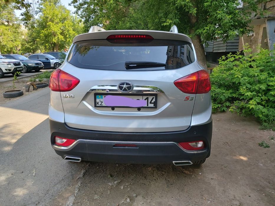 Продам кроссовер JAC S3