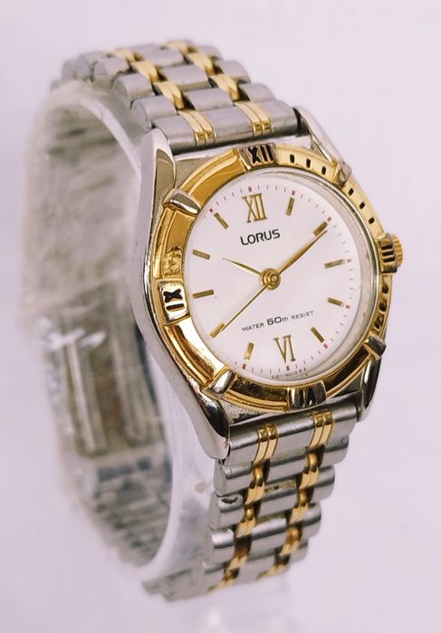 Ceas de damă Lorus by Seiko cu quartz, doua tonuri carcasă și curea din oțel inoxidabil.