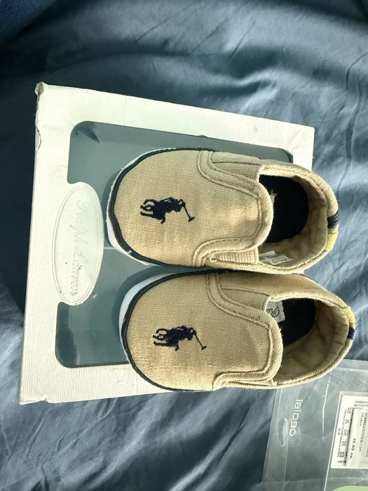 Бебешки буйки и дрехи