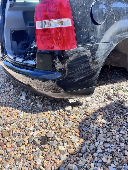 Задна броня за фолксваген туаран черна volkswagen touran 2003г-2007г