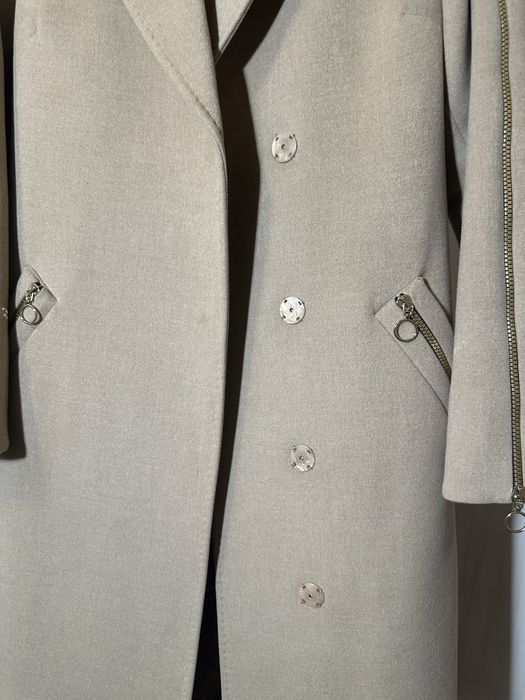 Пальто бренда Miss style